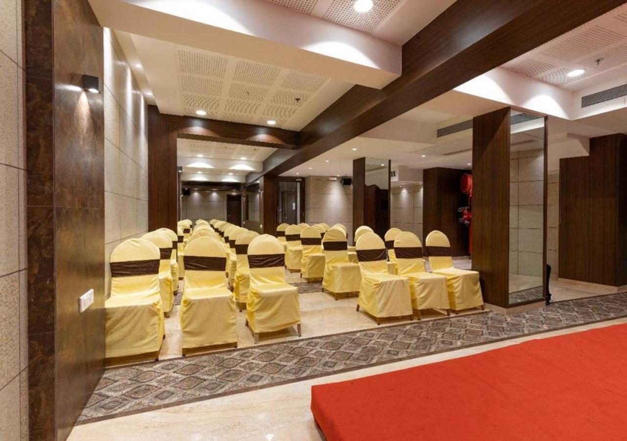 Hotel Laxvas Thane Eksteriør bilde