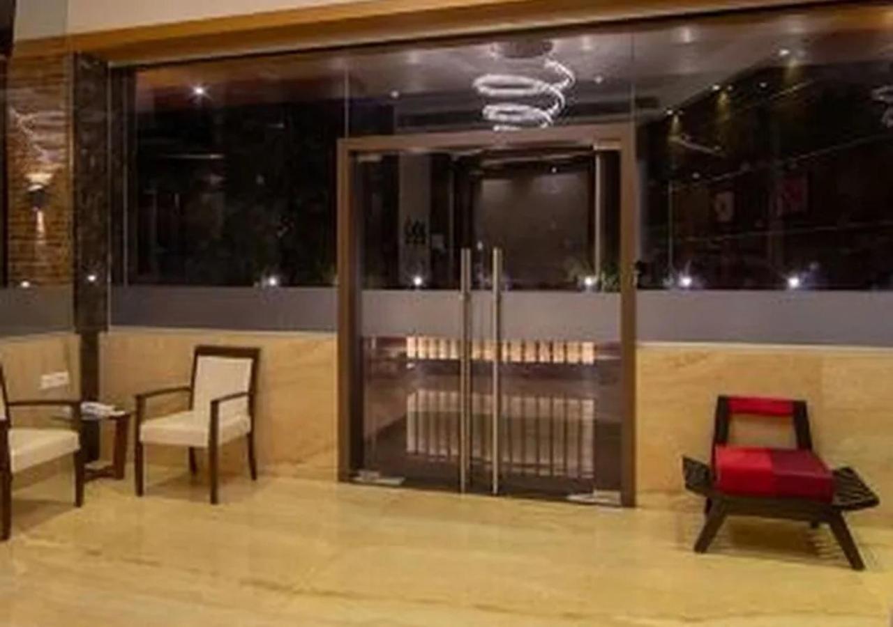 Hotel Laxvas Thane Eksteriør bilde