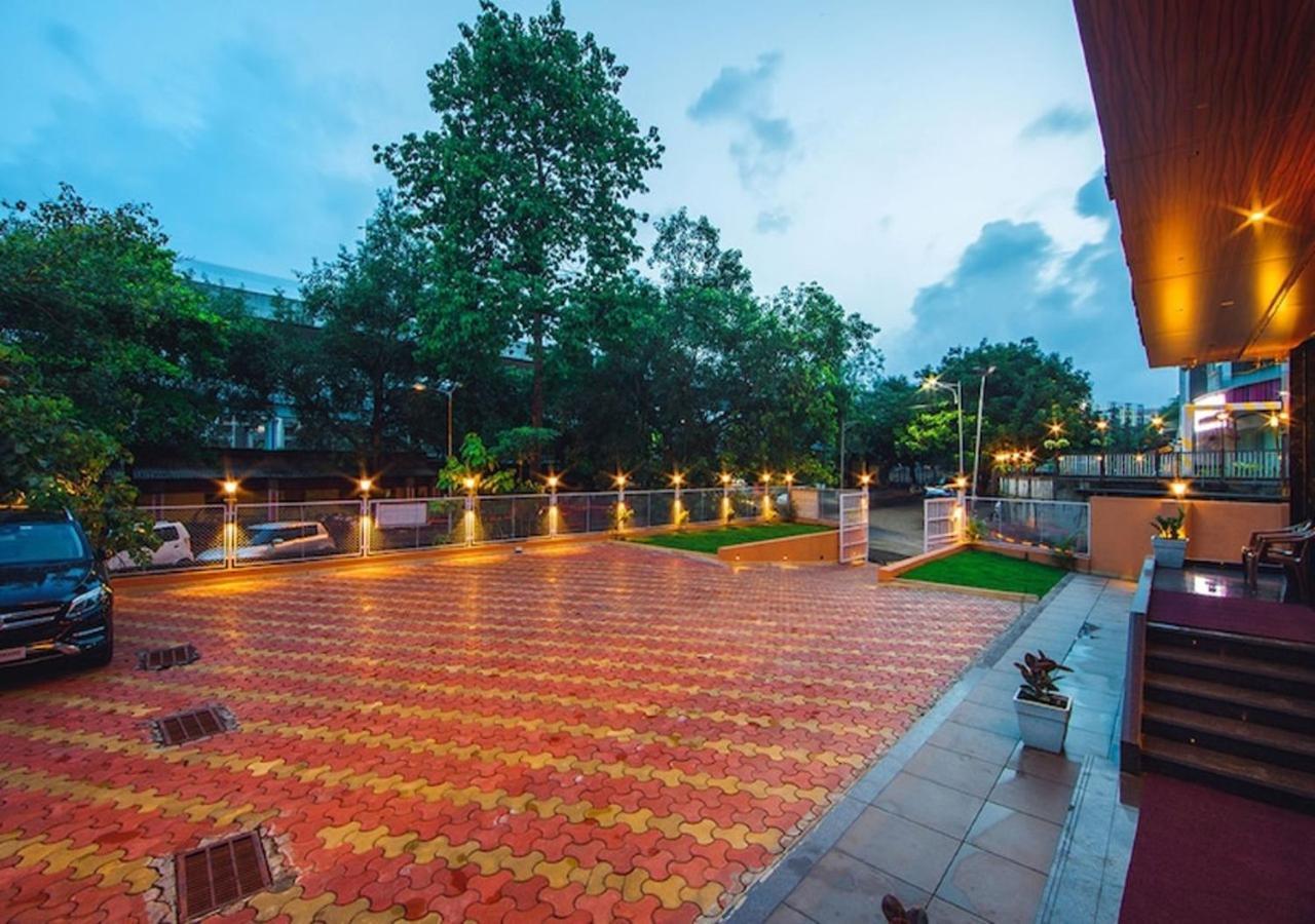 Hotel Laxvas Thane Eksteriør bilde