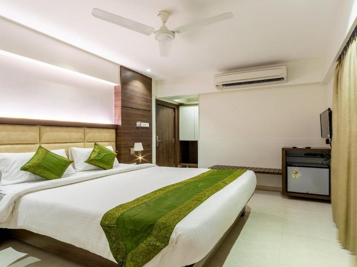 Hotel Laxvas Thane Eksteriør bilde