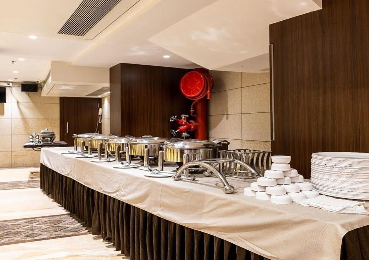 Hotel Laxvas Thane Eksteriør bilde